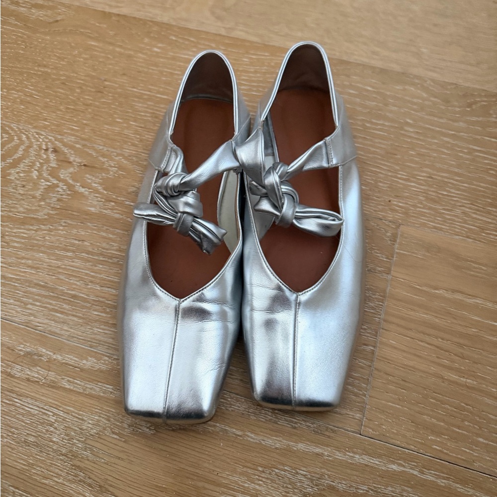 REVOLVE Silver Flats with Knotted Detail